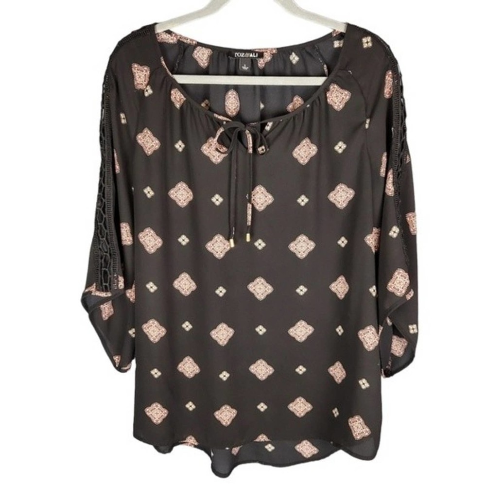 Roz & Ali Black Printed Kimono Sleeve Crochet Detail Tie Neck Flowy Blouse US L